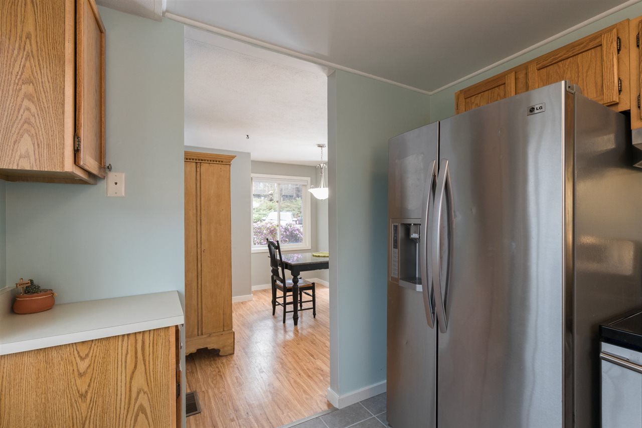 54 Thornhill Road Stratham, NH 03885 - Photo 7 of 33