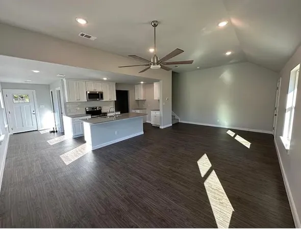 $1,850 | 1700 East Powell Avenue, Fort Worth, TX 76104