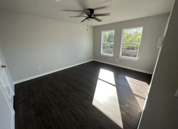 $1,850 | 1700 East Powell Avenue, Fort Worth, TX 76104