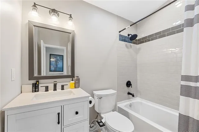 $525,000 | 221 Laurel Avenue Southwest, Atlanta, GA 30314