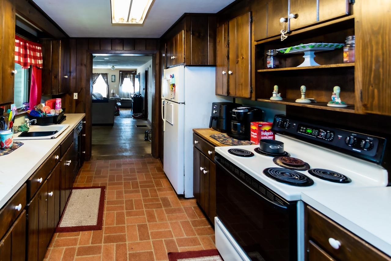 15 Chestnut Street Rochester, NH 03867 - Photo 7 of 34