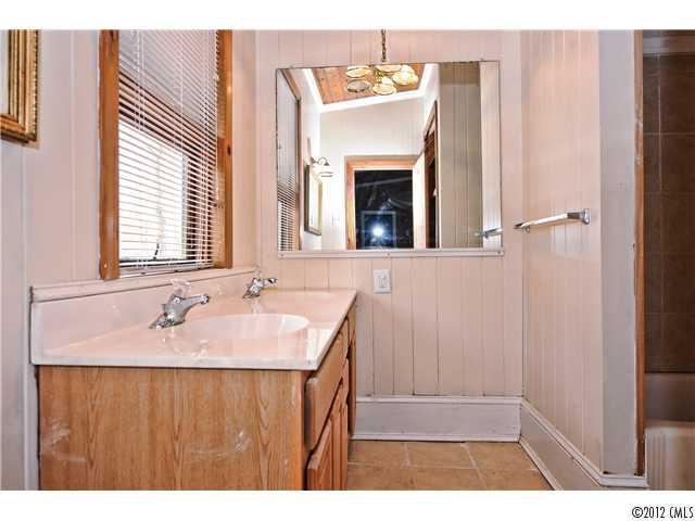 9324 Valley Road Charlotte, NC 28270 - Photo 10 of 16 Gallery Image 10