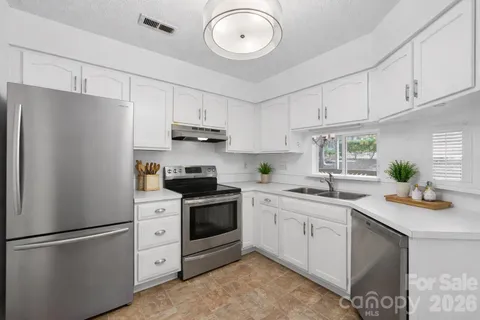 $259,900 | 6000 Gray Gate Lane, Unit D, Charlotte, NC 28210