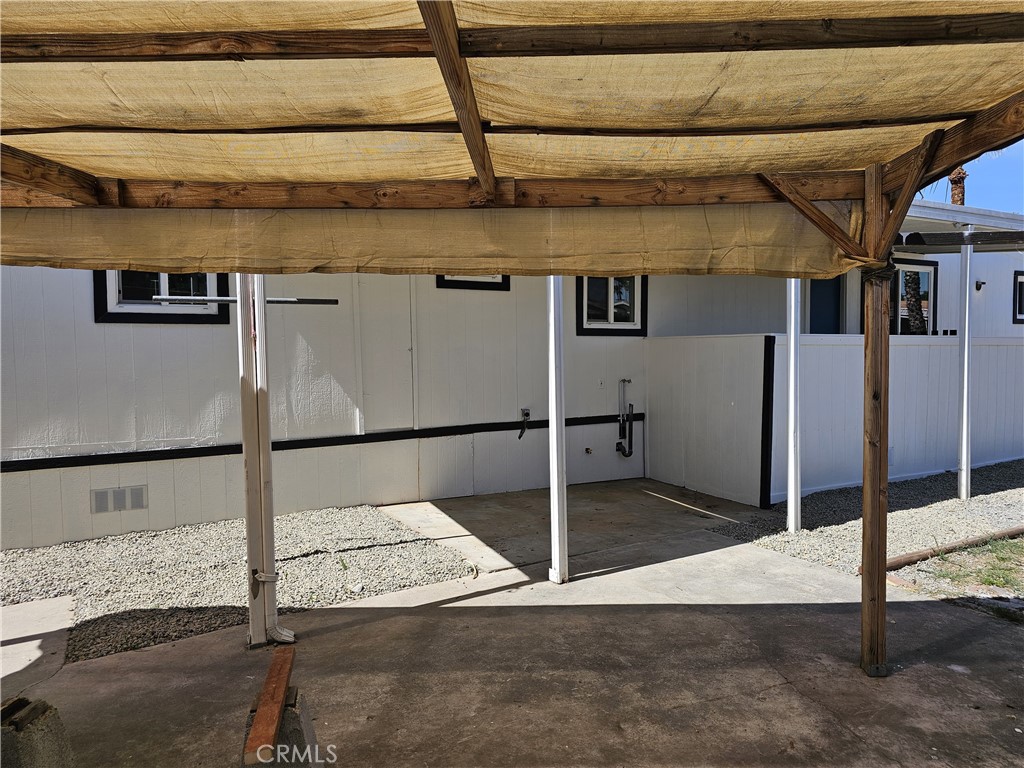 22775 Raymond Road Perris, CA 92570 - Photo 20 of 23 a view of a garage