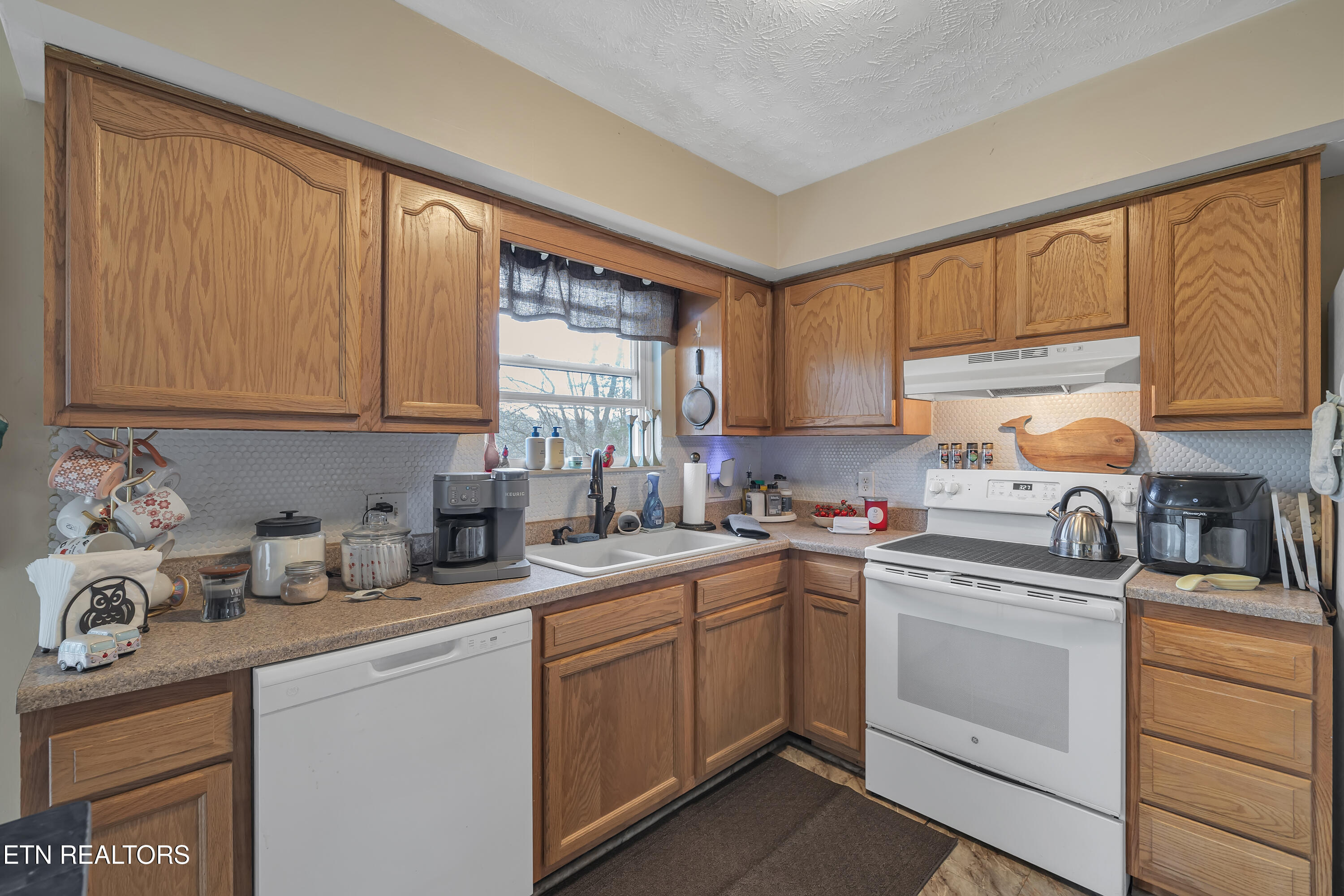 1808 Brookmill Road Knoxville, TN 37932 - Photo 5 of 23 1808 Brookmill Rd-106
