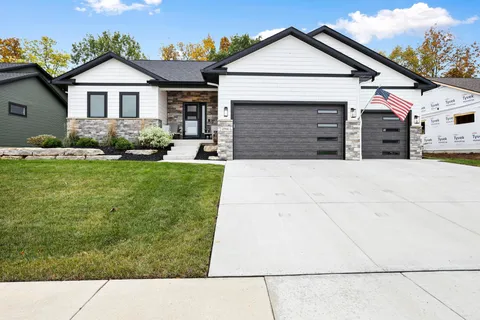 $800,000 | 2941 Wild Goose, Stoughton, WI 53589