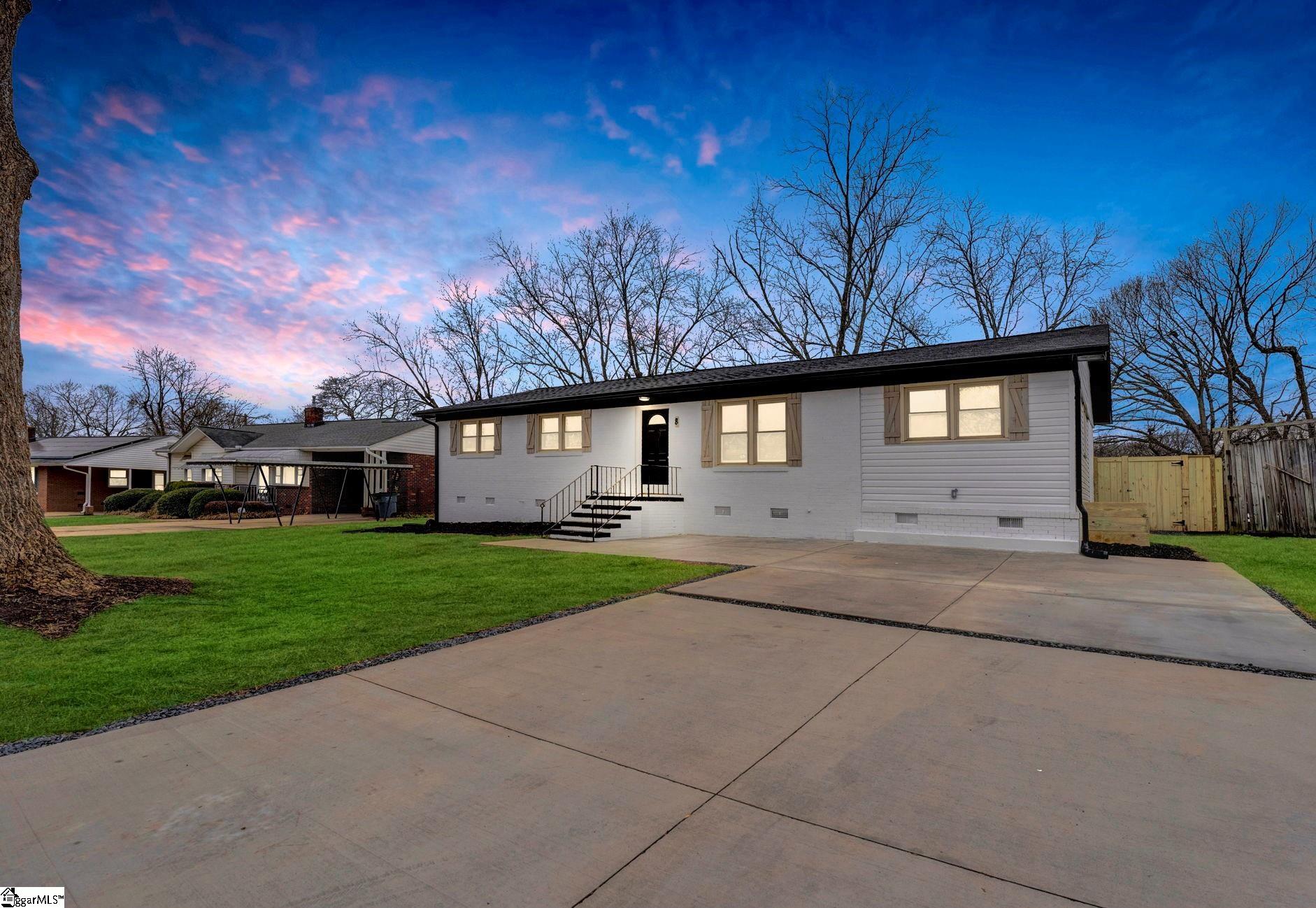 8 Farmington Road Greenville, SC 29605 - Photo 3 of 26