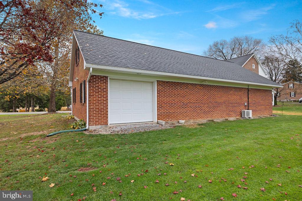 503 Main Street York Springs, PA 17372 - Photo 5 of 62 a front view of house with yard