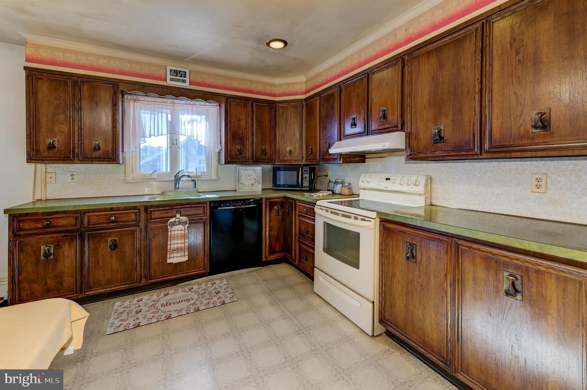 402 Line Street Hammonton, NJ 08037 - Photo 14 of 24 Kitchen