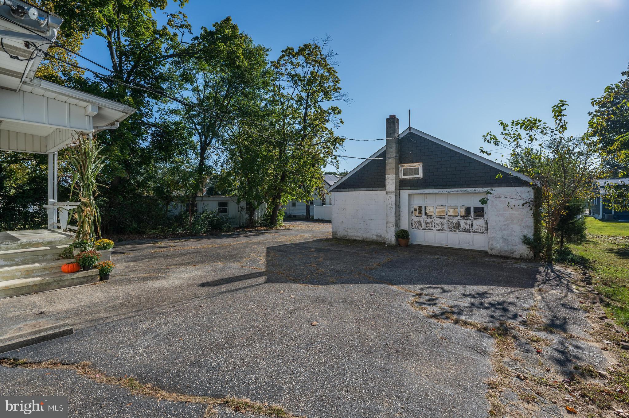 402 Line Street Hammonton, NJ 08037 - Photo 21 of 24 detached garage
