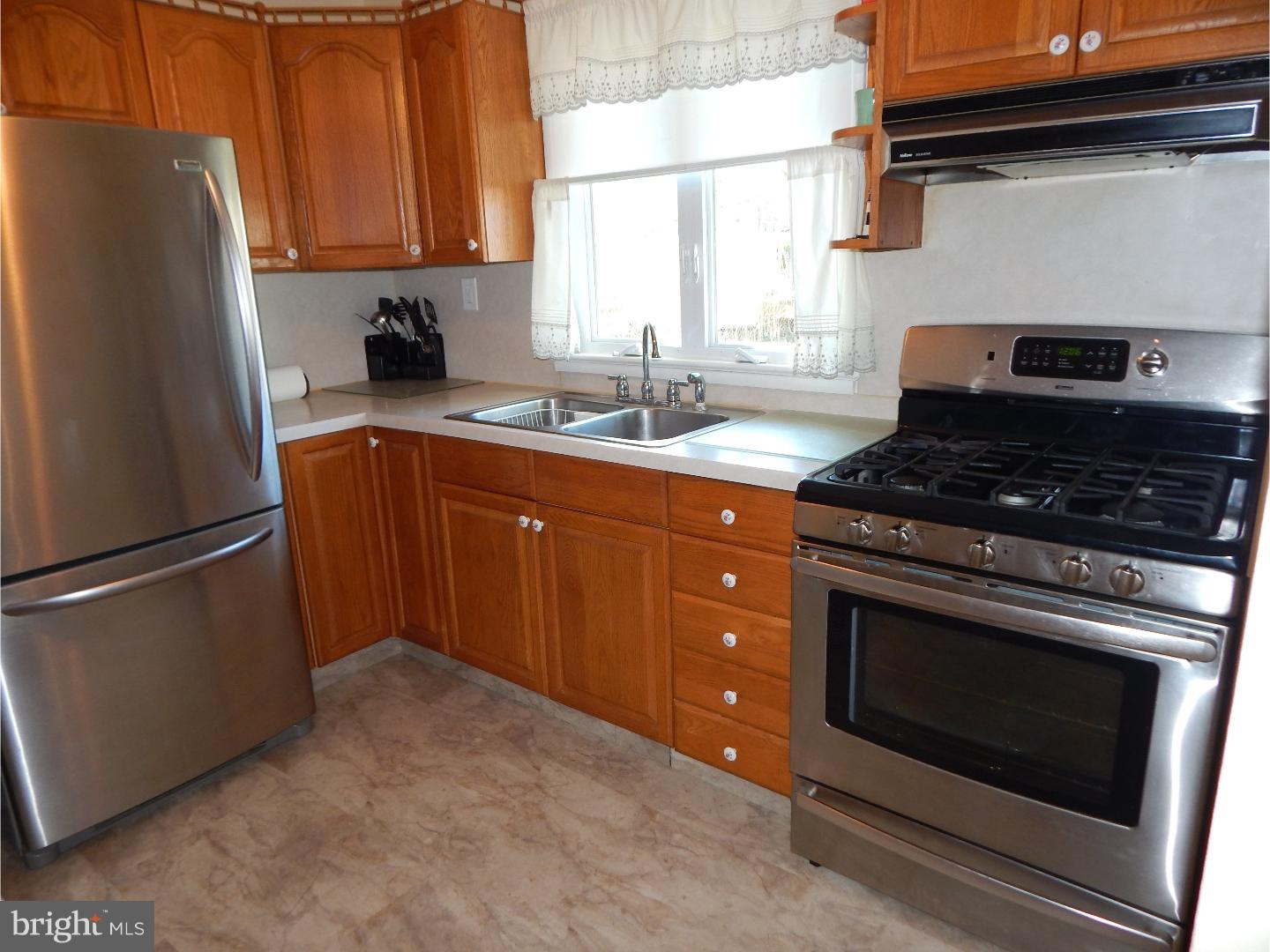 21 Overton Road Hamilton, NJ 08690 - Photo 5 of 18 Kitchen