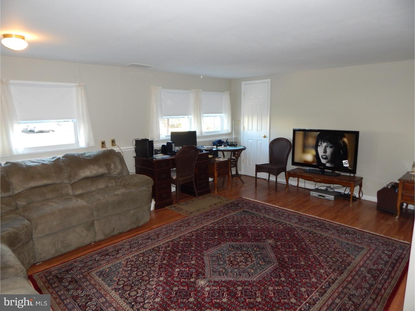 21 Overton Road Hamilton, NJ 08690 - Photo 7 of 18 Family Room