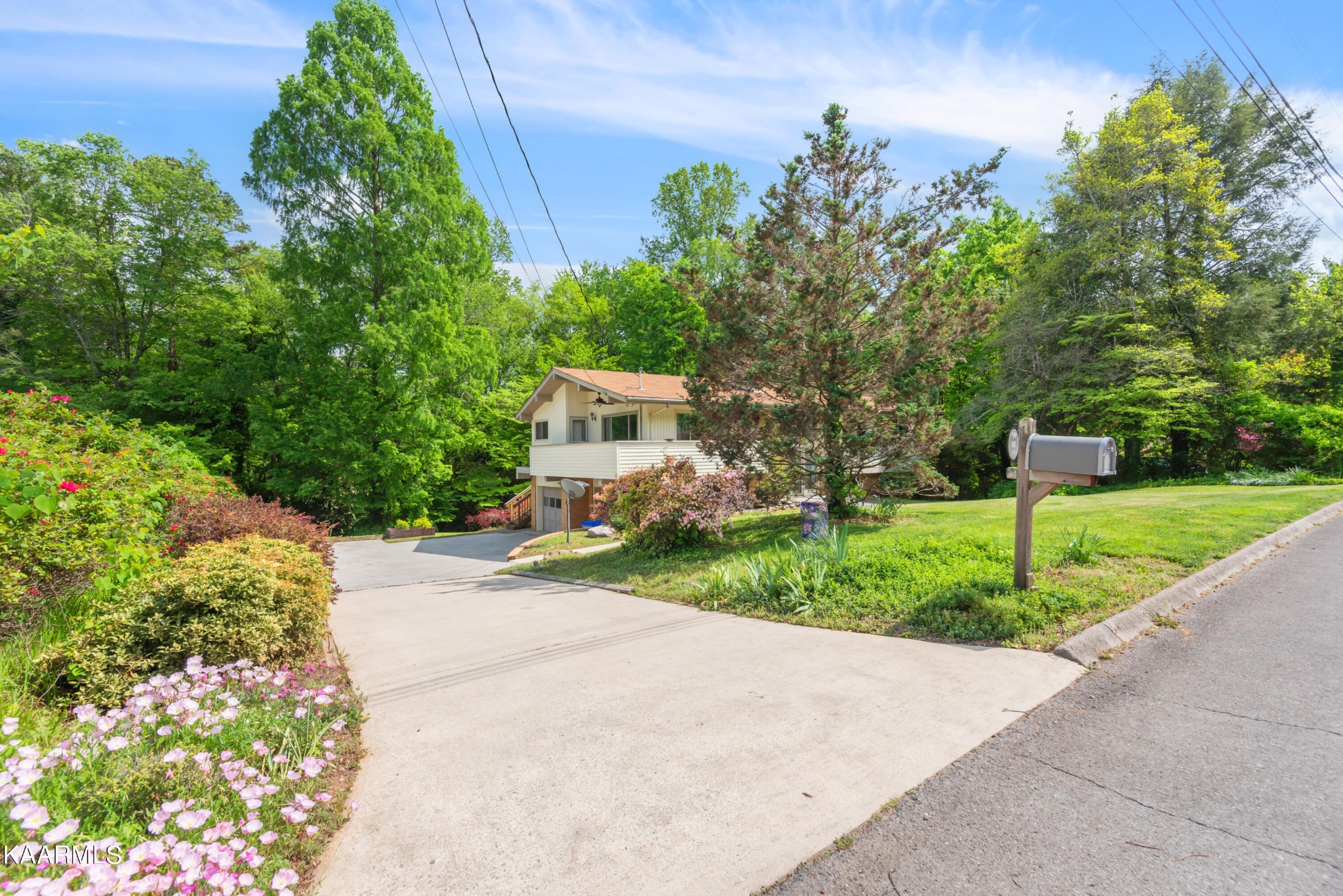 985 West Outer Drive Oak Ridge, TN 37830 - Photo 3 of 44 Gallery Image 3
