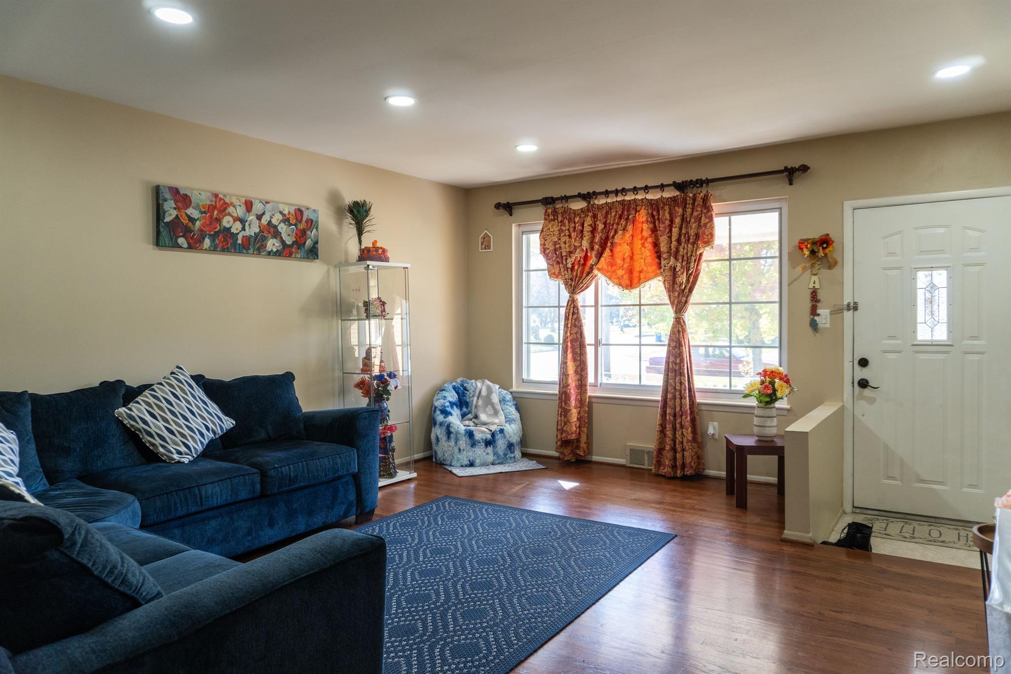 3421 Common Road Warren, MI 48092 - Photo 6 of 39 Gallery Image 6
