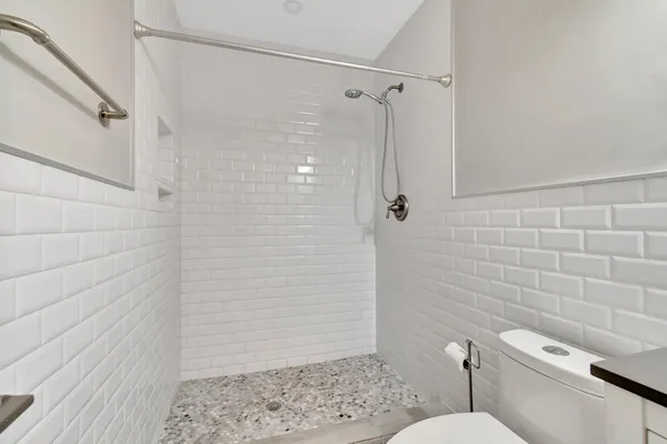 $2,400 | 2900 Fiore Way, Unit 203, Delray Beach, FL 33445