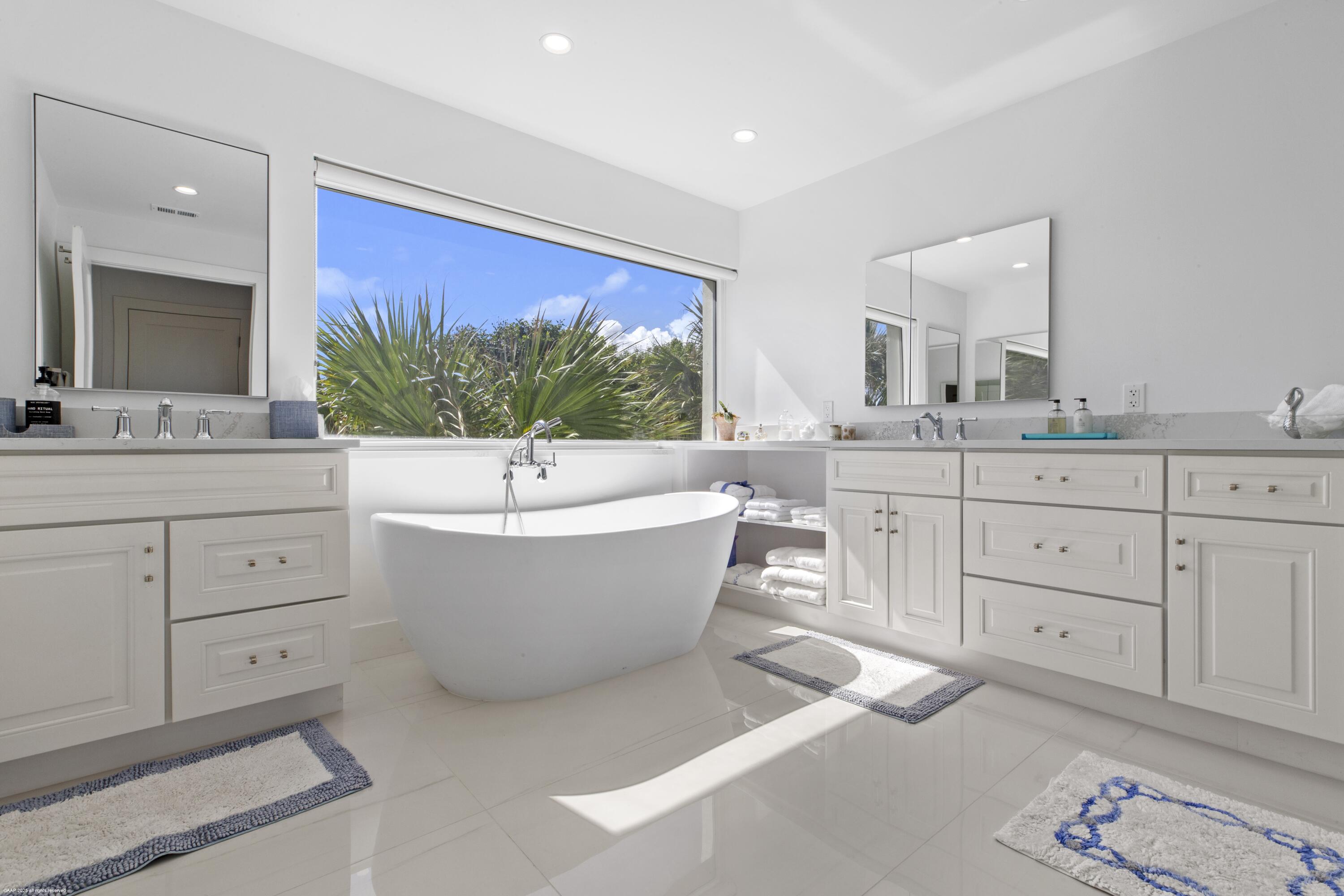 116 North Beach Road Jupiter Island, FL 33455 - Photo 22 of 42 116 North Beach Rd 039