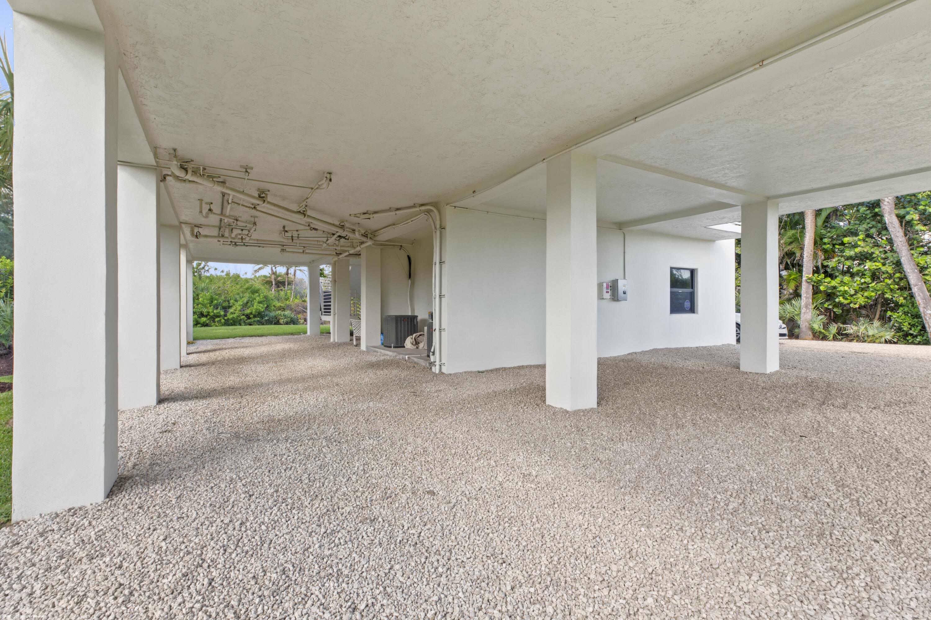 116 North Beach Road Jupiter Island, FL 33455 - Photo 33 of 42 116 North Beach Rd 055