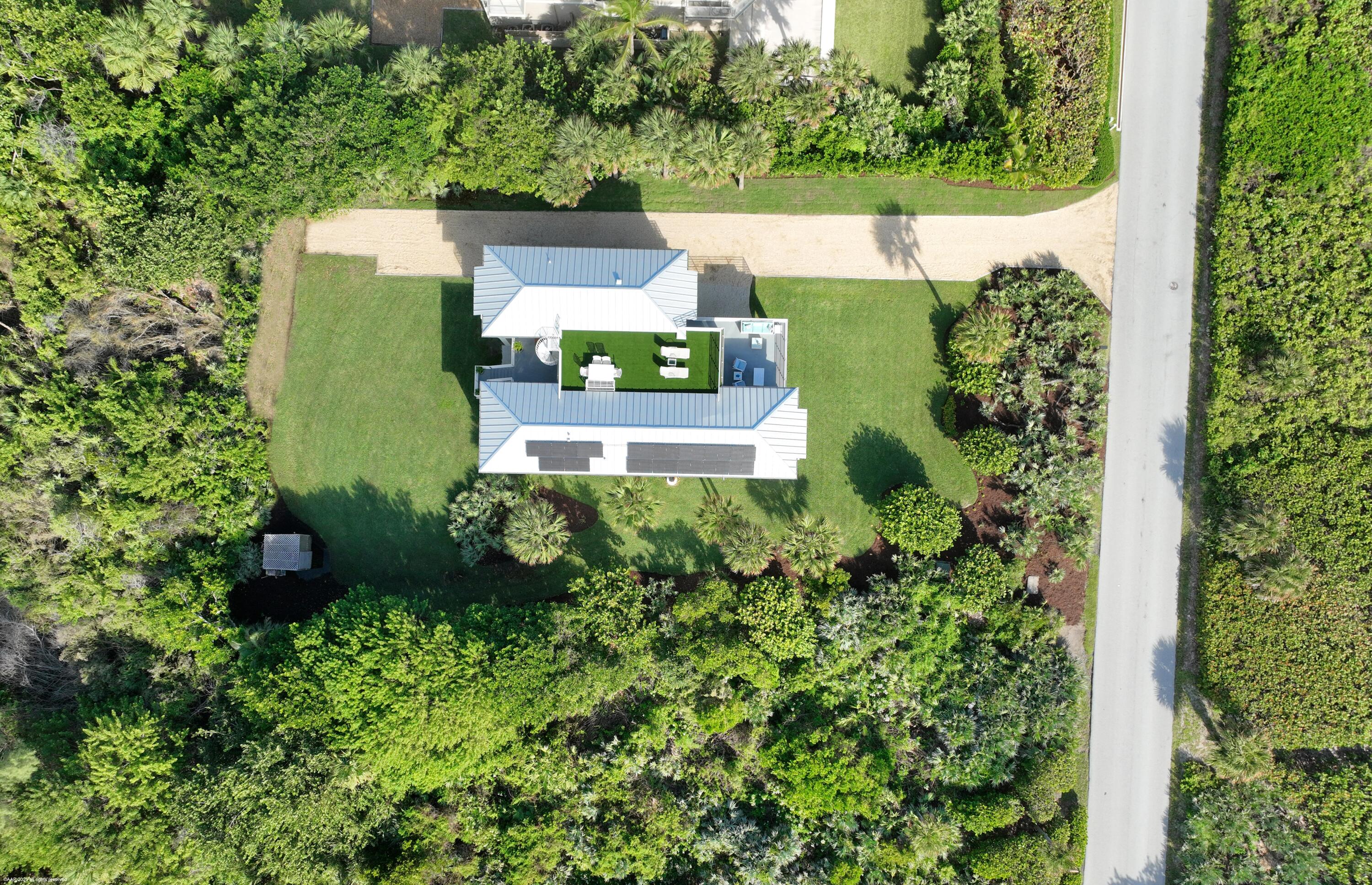 116 North Beach Road Jupiter Island, FL 33455 - Photo 4 of 42 116 North Beach Rd 060