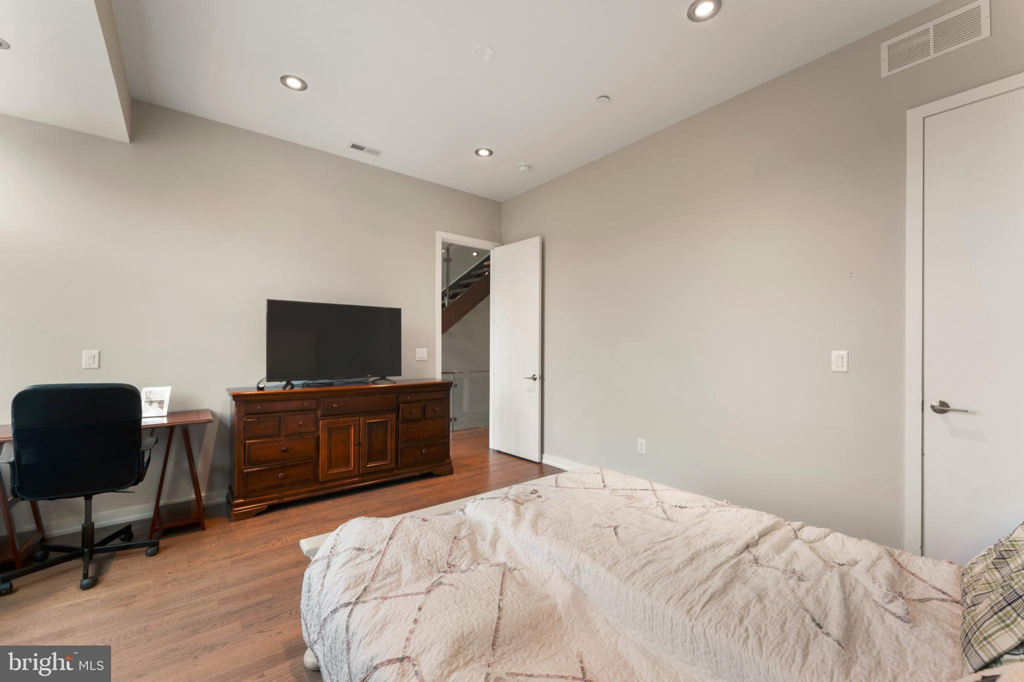 152 Vine Street Philadelphia, PA 19106 - Photo 31 of 53