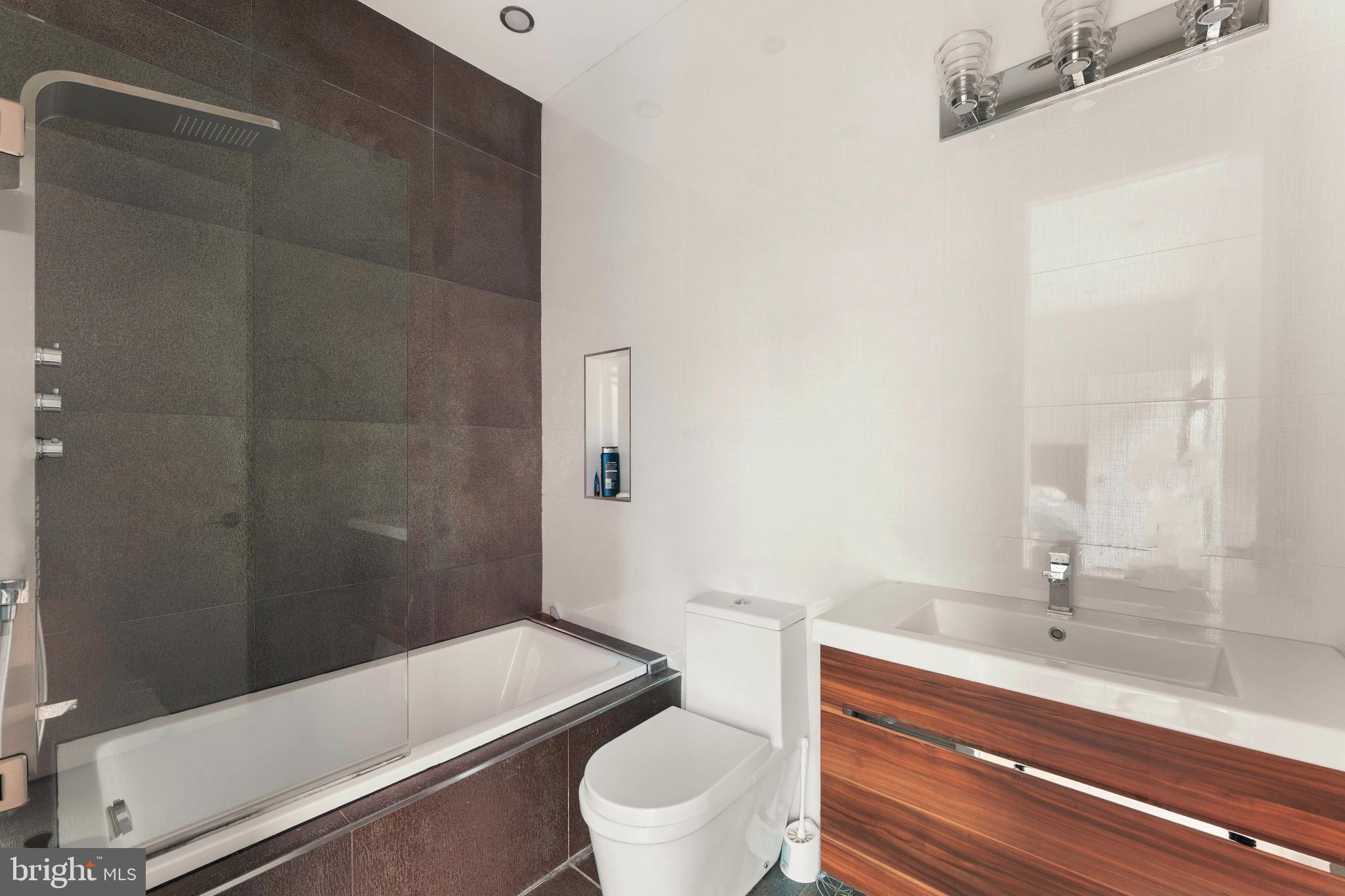 152 Vine Street Philadelphia, PA 19106 - Photo 44 of 53