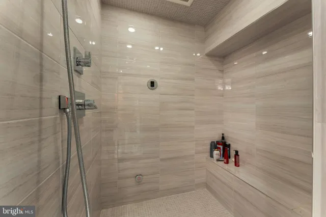 $1,665,000 | 152 Vine Street, Philadelphia, PA 19106