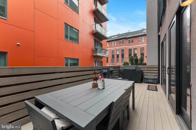 $1,665,000 | 152 Vine Street, Philadelphia, PA 19106
