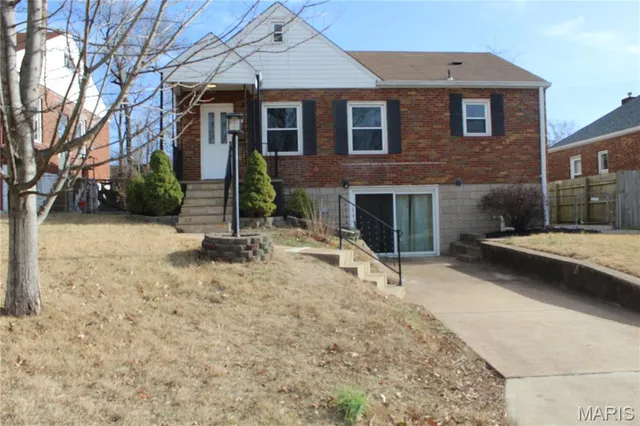 $210,000 | 116 Lemay Gardens Drive, St. Louis, MO 63125