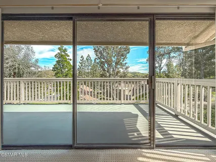 $759,900 | 576 Calle De Las Ovejas, Oak Park, CA 91377