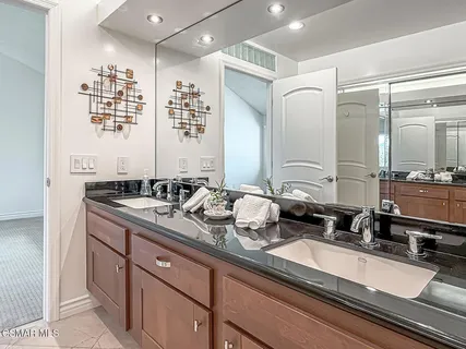 $759,900 | 576 Calle De Las Ovejas, Oak Park, CA 91377