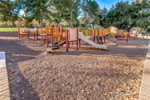 $759,900 | 576 Calle De Las Ovejas, Oak Park, CA 91377