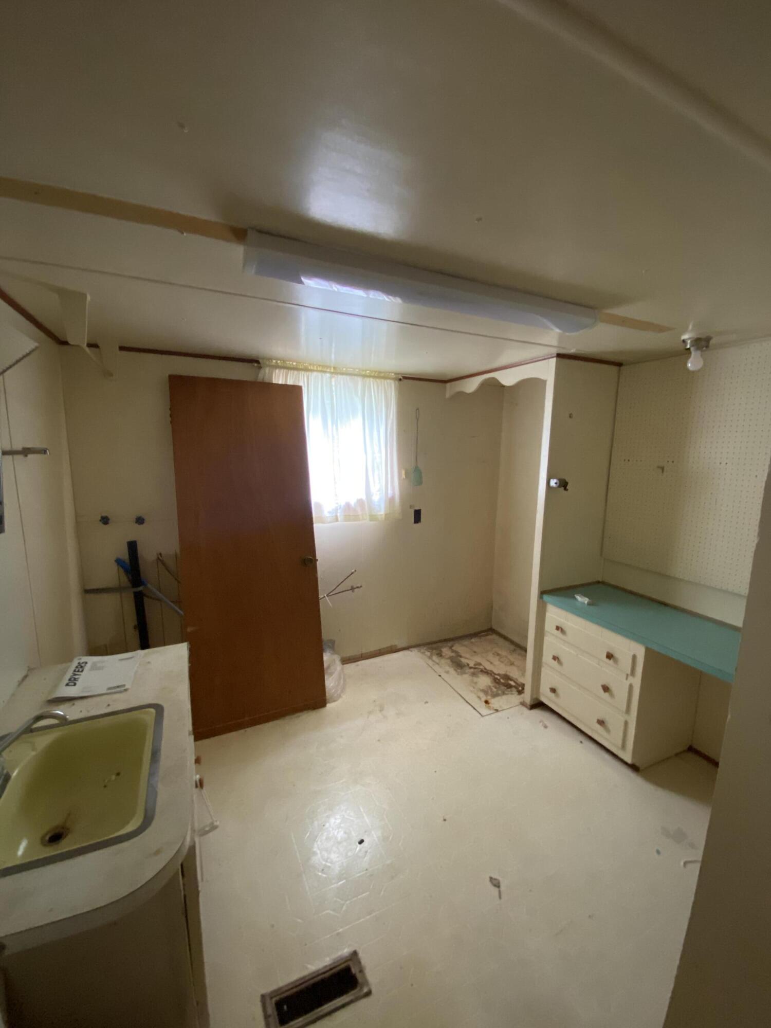 361 Marble Top Road Chickamauga, GA 30707 - Photo 17 of 22 Laundry Room