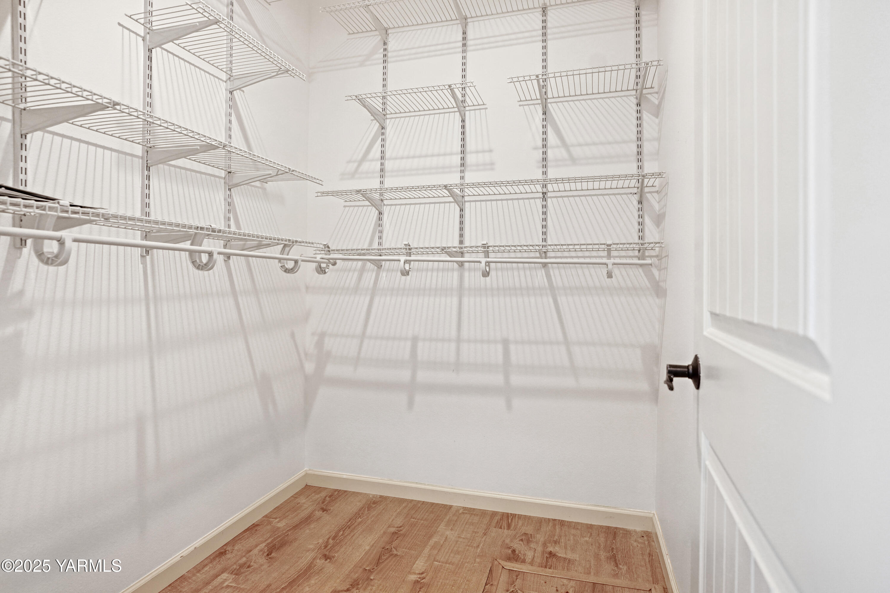 10002 North Wamba Road Prosser, WA 99350 - Photo 20 of 40 a view of a small space