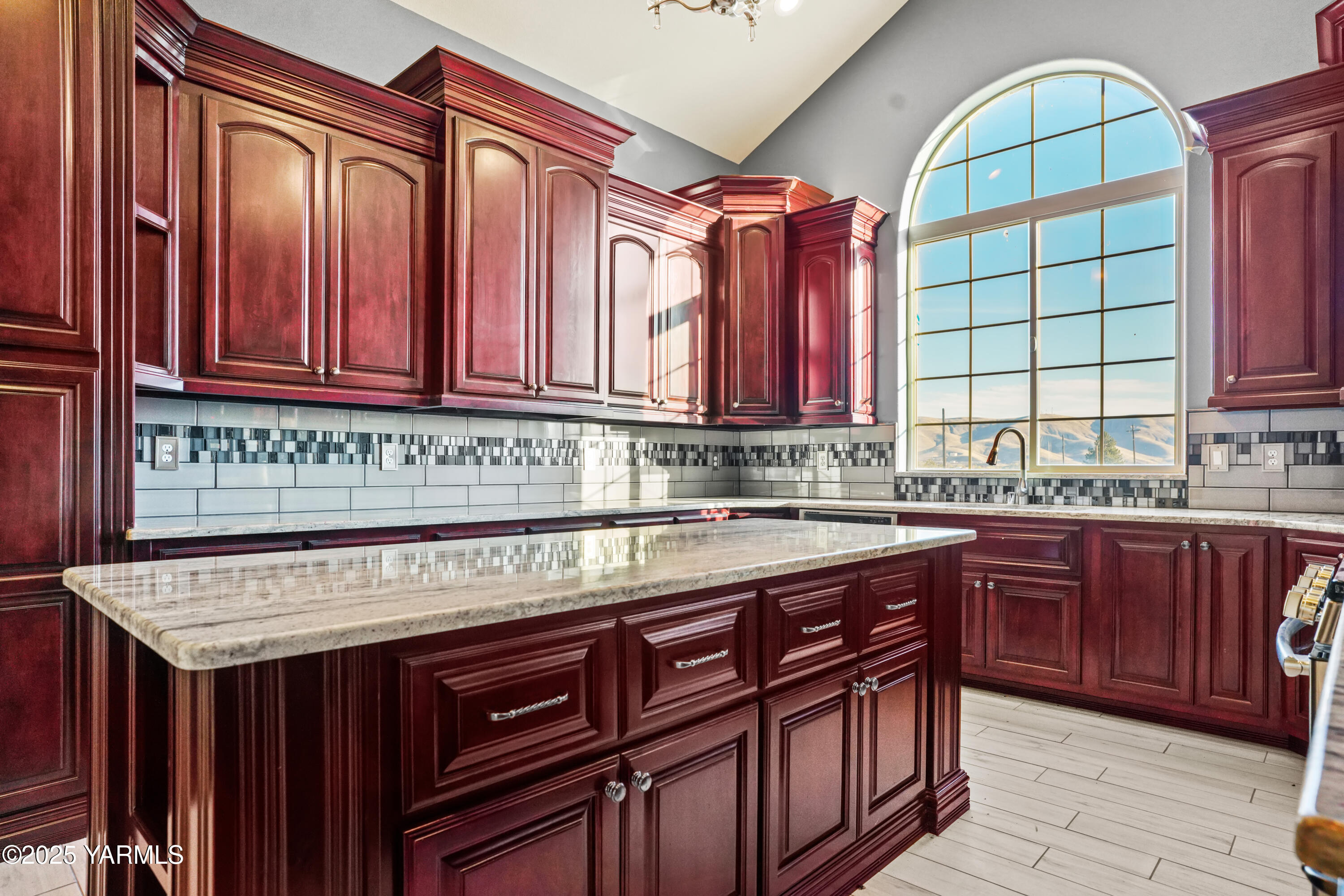 10002 North Wamba Road Prosser, WA 99350 - Photo 10 of 40 a kitchen with stainless steel appliances granite countertop a sink and cabinets