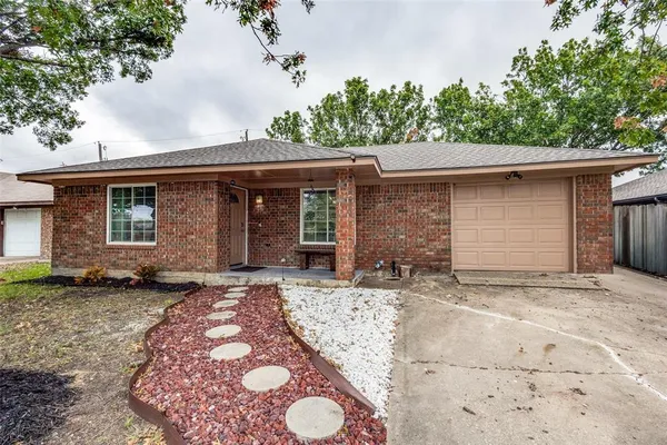 $1,650 | 414 East Hazelwood Street, Princeton, TX 75407