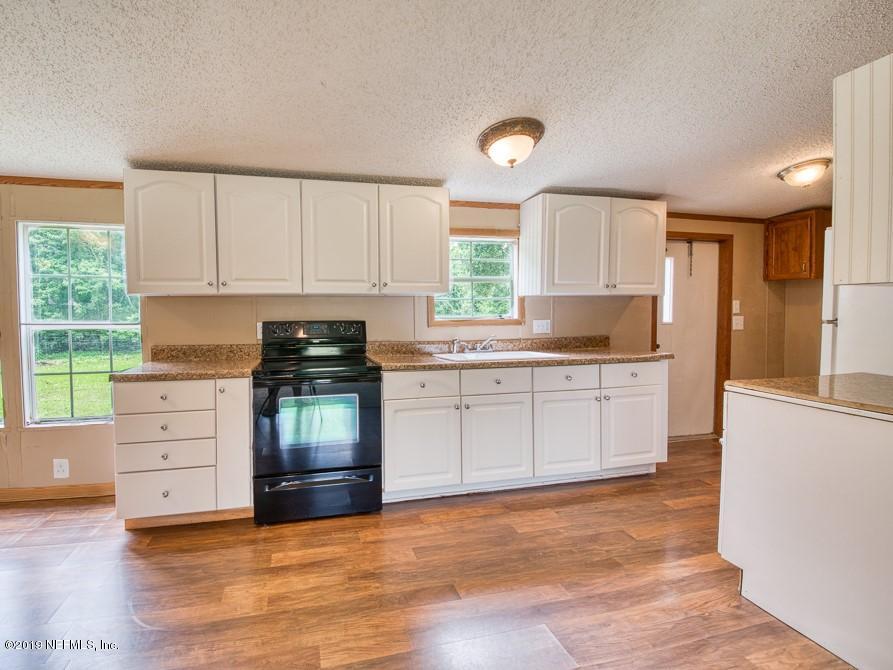 86654 Pages Dairy Road Yulee, FL 32097 - Photo 5 of 13 Pages kitchen
