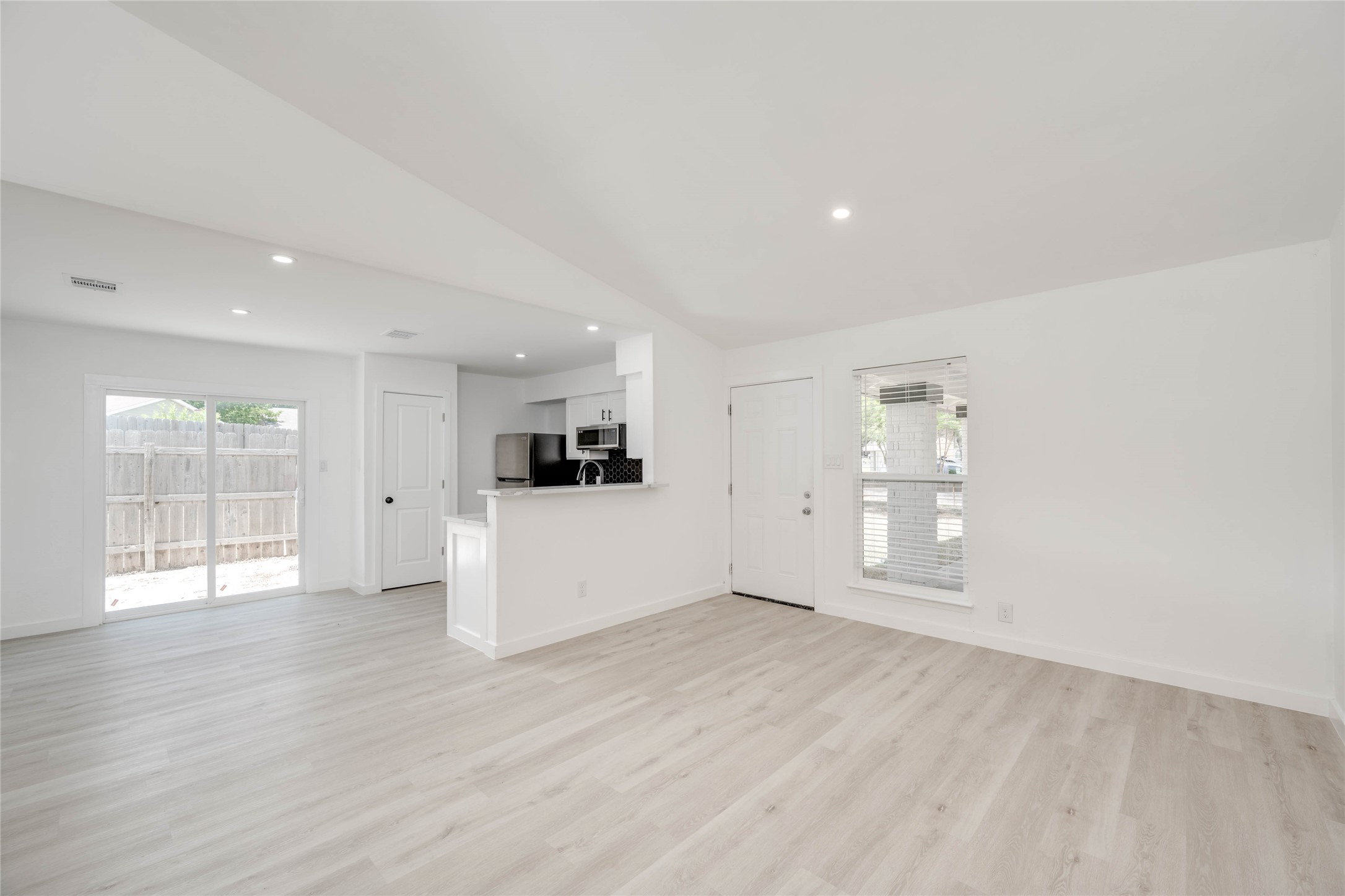 9616 Point Vista Place Austin, TX 78753 - Photo 2 of 40