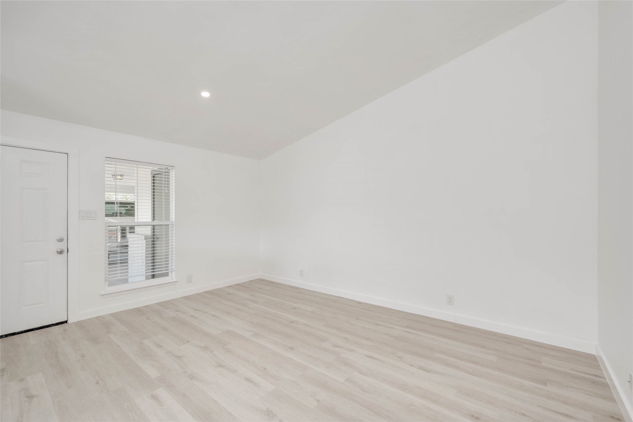 9616 Point Vista Place Austin, TX 78753 - Photo 3 of 28