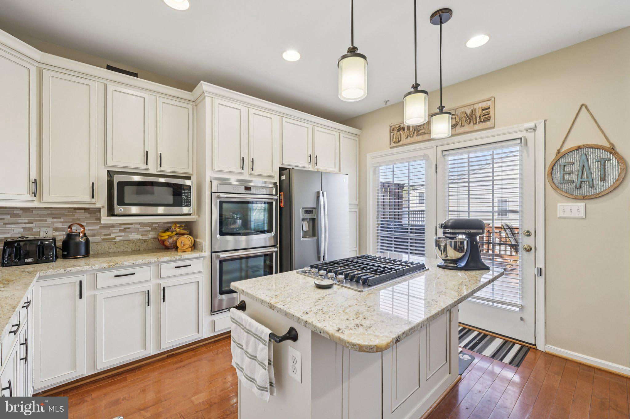 810 Mericrest Way Odenton, MD 21113 - Photo 14 of 37 Main Floor Kitchen