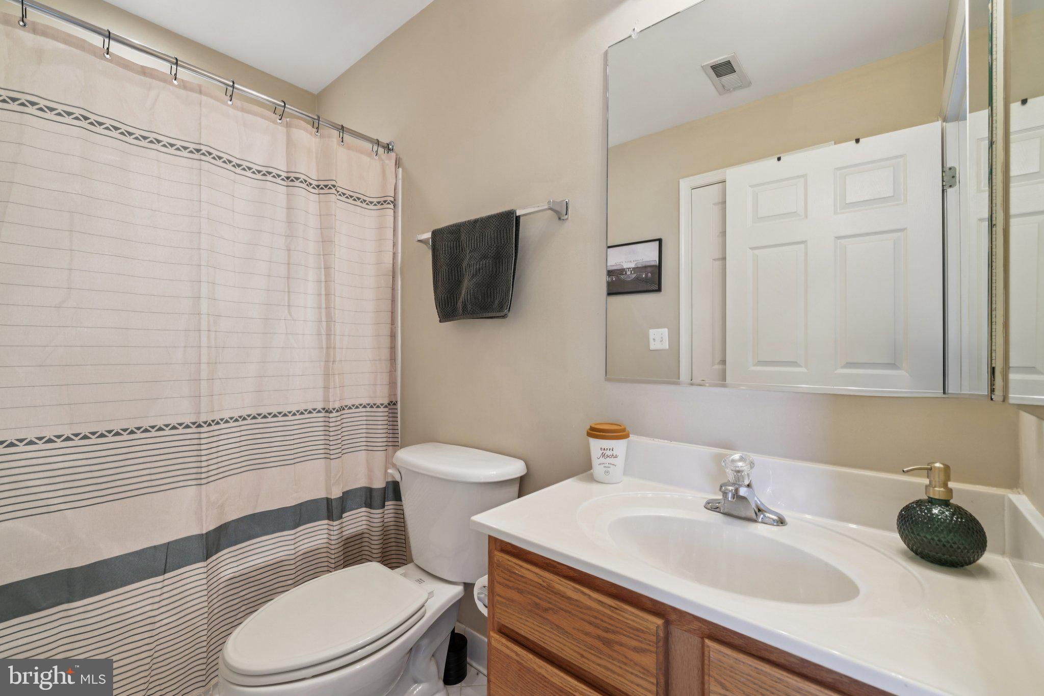 810 Mericrest Way Odenton, MD 21113 - Photo 28 of 37 Upper Level Full Bathroom