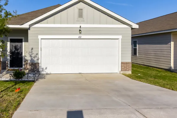 $299,000 | 402 Gemsbok Road, Hutto, TX 78634