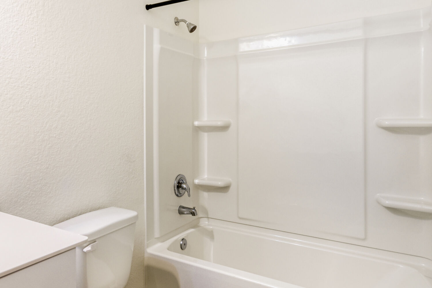 402 Gemsbok Road Hutto, TX 78634 - Photo 16 of 24 Guest Bathroom