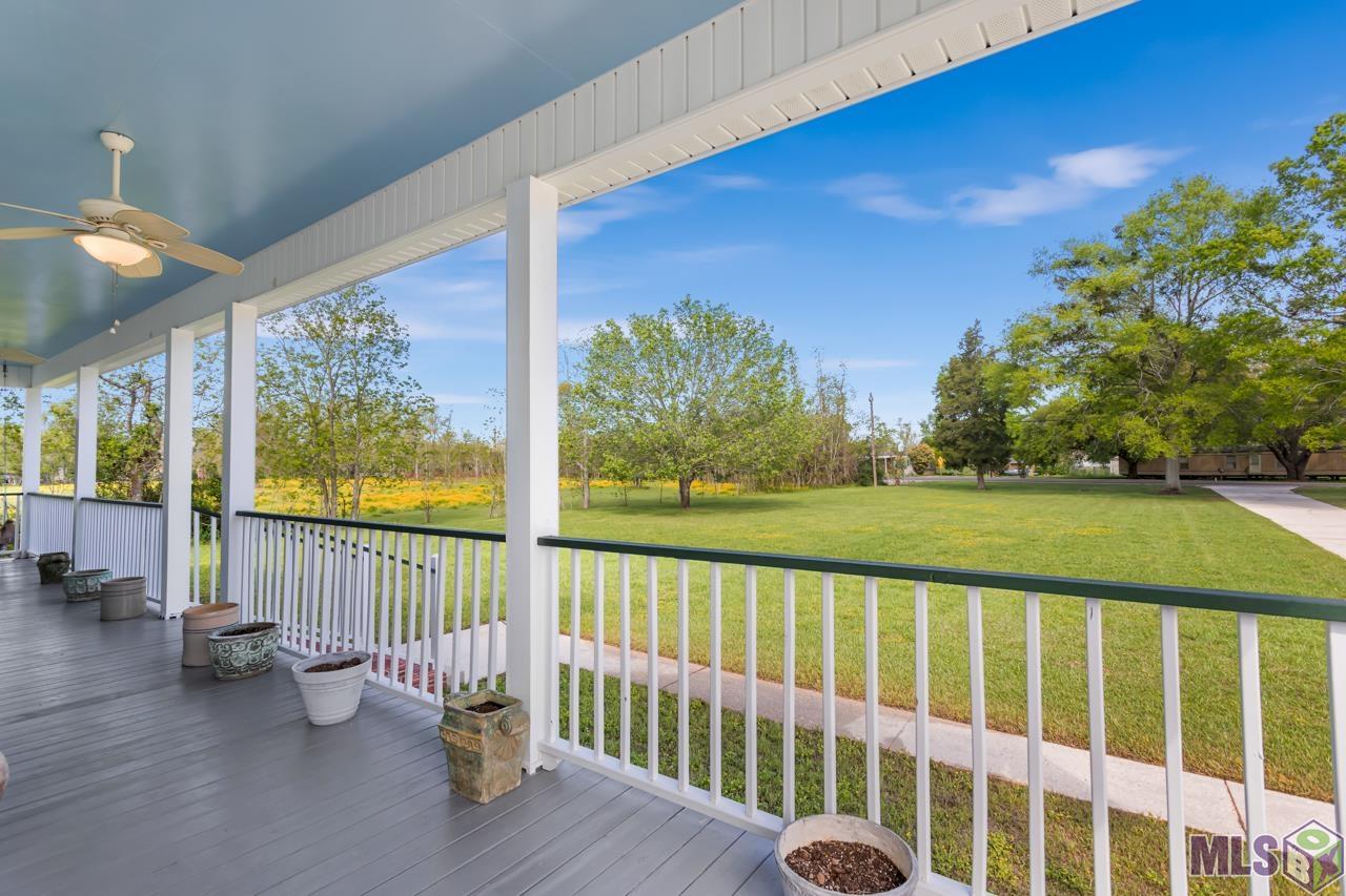 11202 Beco Road St. Amant, LA 70774 - Photo 8 of 36 Gallery Image 8