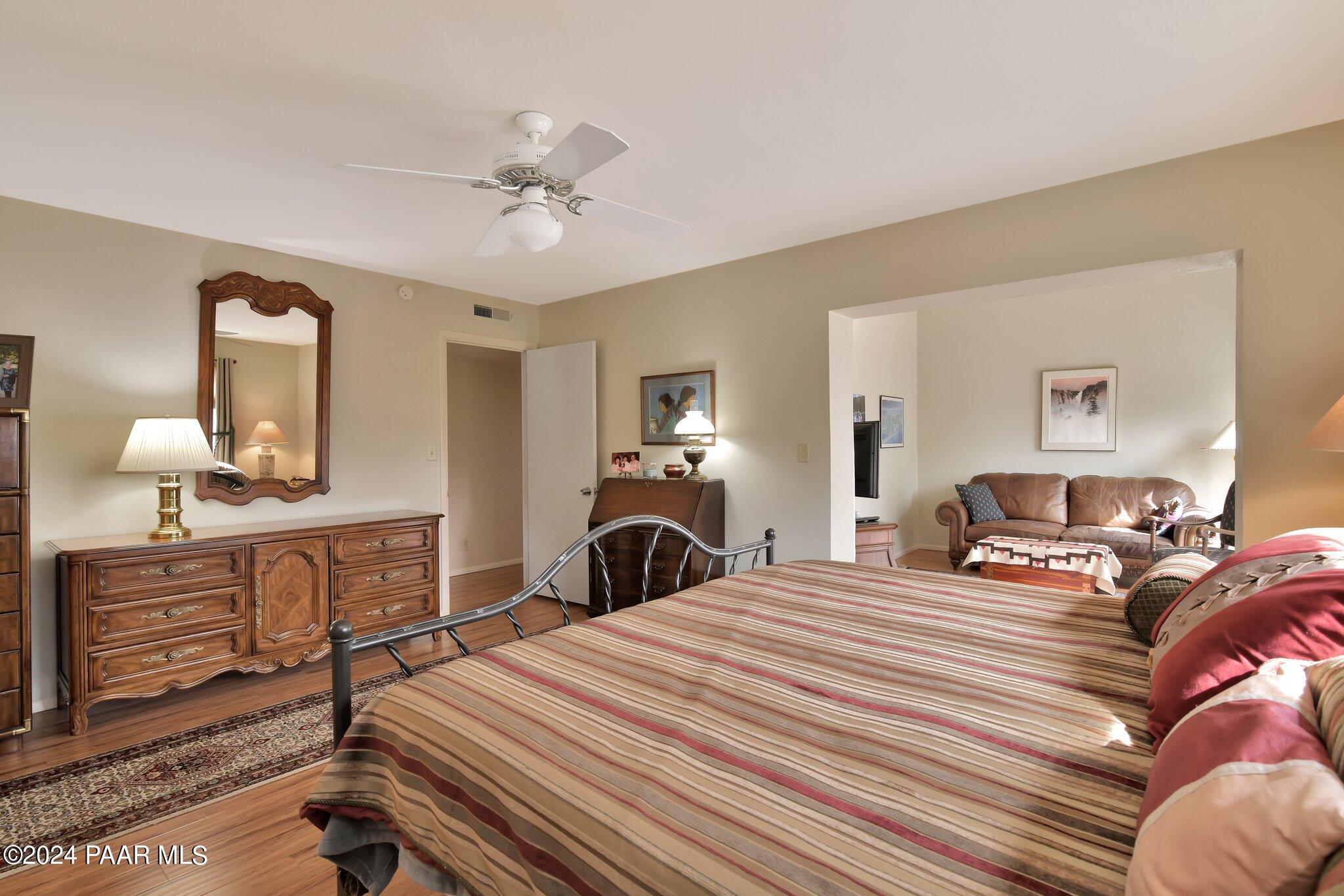 2033 Forest Hills Road Prescott, AZ 86303 - Photo 24 of 44 Primarty Bedroom