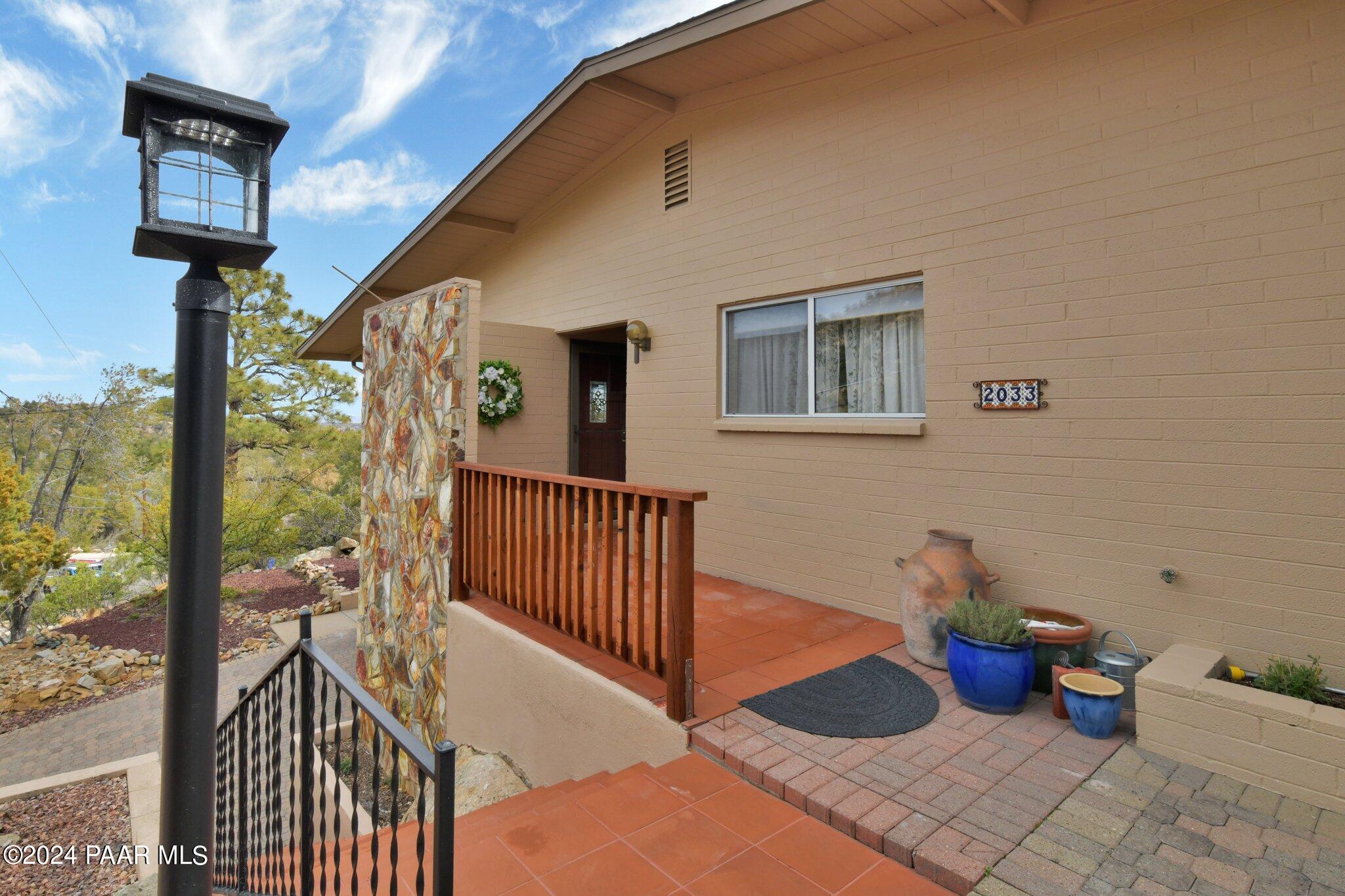 2033 Forest Hills Road Prescott, AZ 86303 - Photo 3 of 44 Front Entry