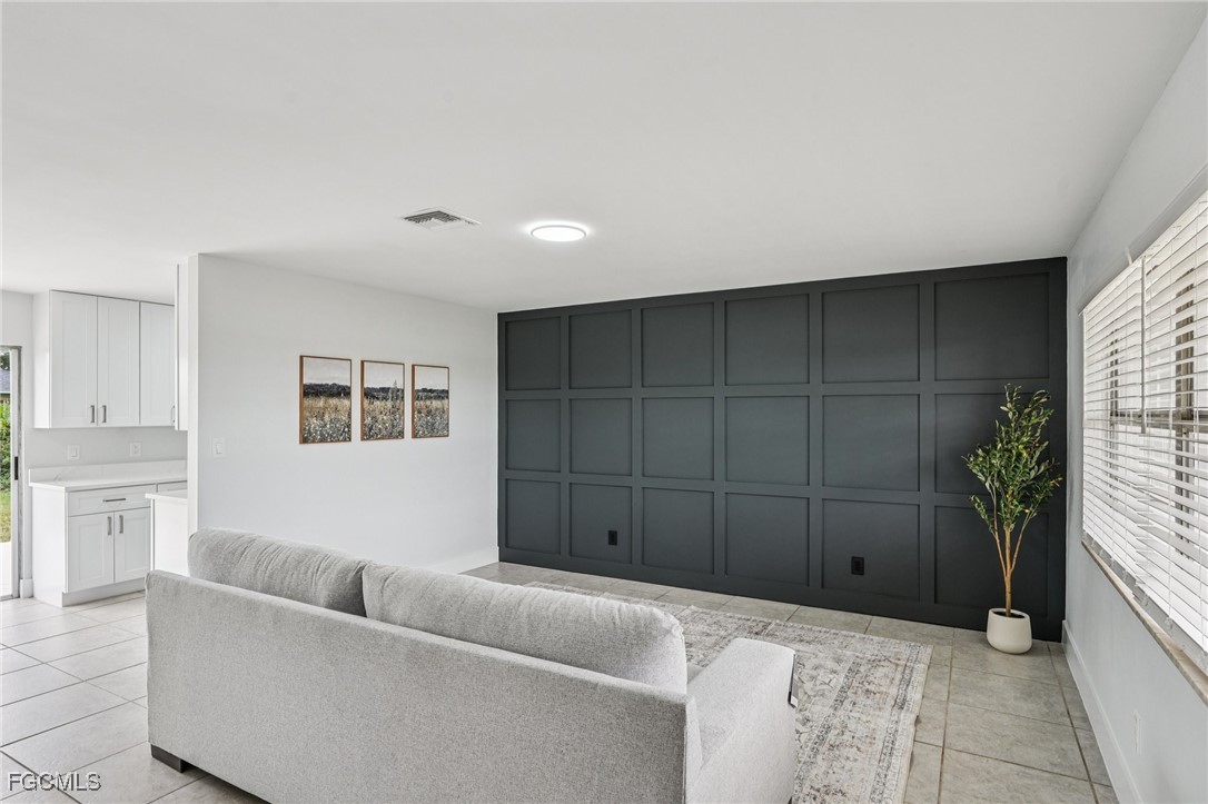 2342 Aldridge Avenue Fort Myers, FL 33907 - Photo 5 of 21 a living room with furniture and window