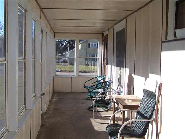 505 Wayne Street Howe, IN 46746 - Photo 7 of 8 Gallery Image 7