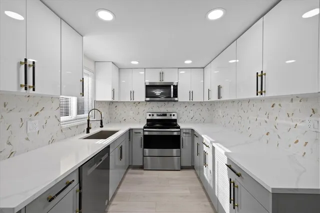 $305,000 | 15025 Shark Street, Hudson, FL 34667