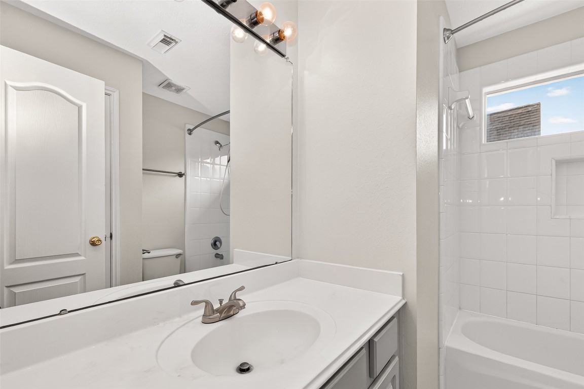23206 Kobi Park Court Spring, TX 77373 - Photo 35 of 46 Hall bath.