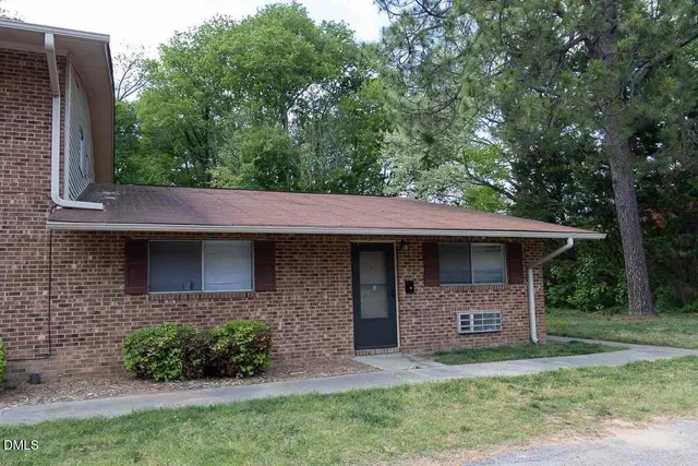 $139,000 | 130 South Estes Drive, Unit B1, Chapel Hill, NC 27514