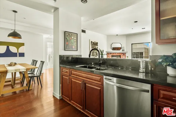 $699,000 | 417 South Westmoreland Avenue, Unit 404, Los Angeles, CA 90020